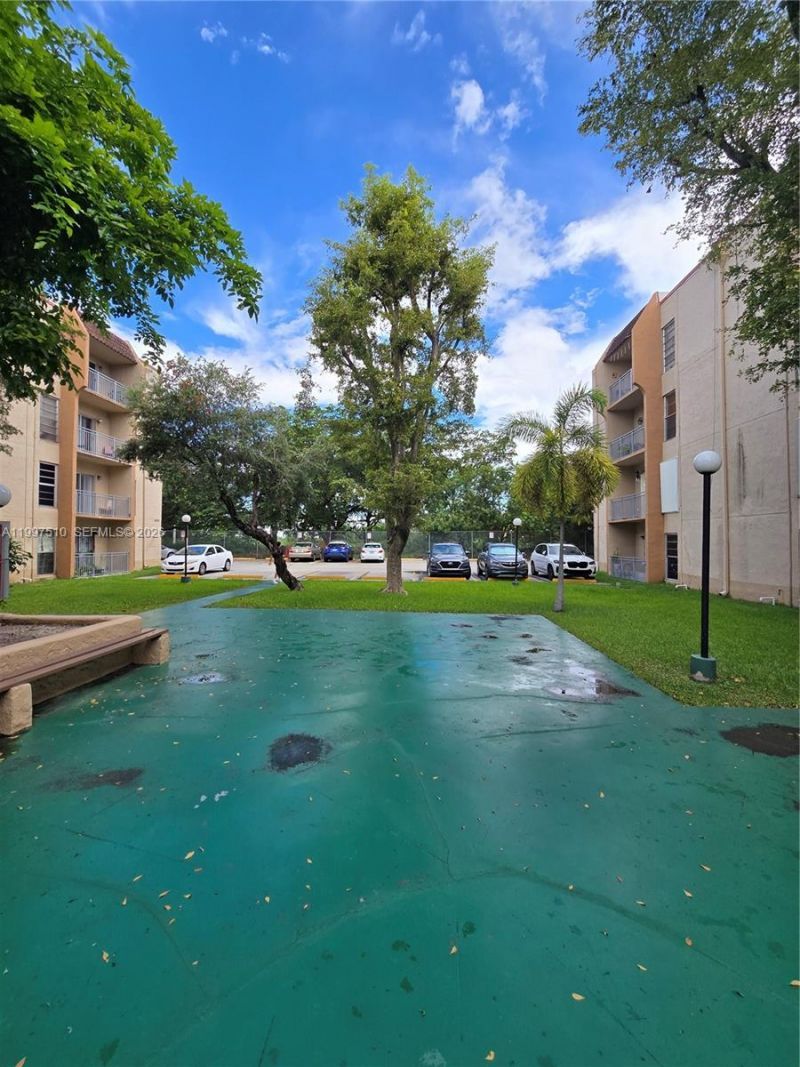 4845 NW 7th St, Unit 309-5, Miami, FL 33126 Photo