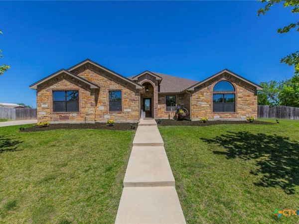 253 RANGER Boulevard, Salado, TX 76571
