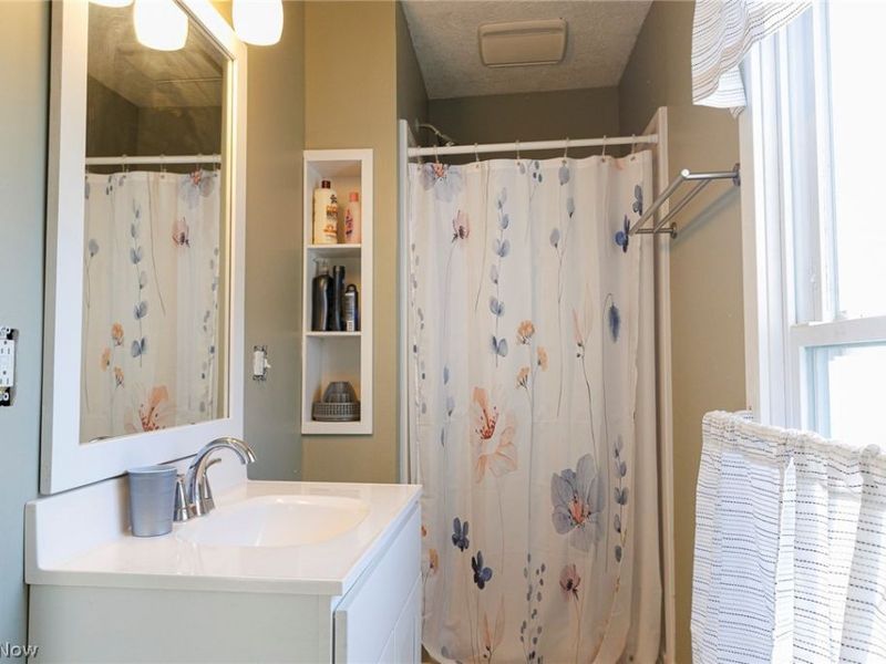 406 W Main Street , Sugarcreek, OH 44681 Photo 18