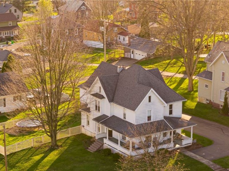 406 W Main Street , Sugarcreek, OH 44681 Photo 2