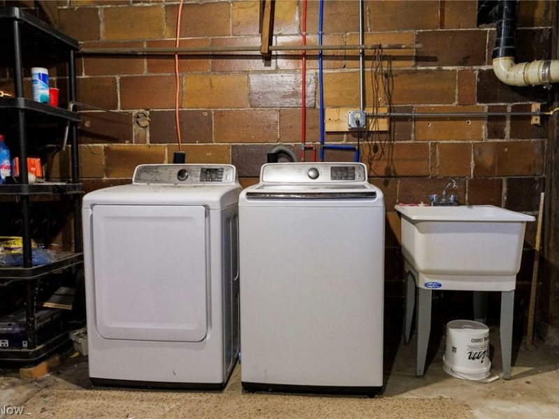 406 W Main Street , Sugarcreek, OH 44681 Photo 23