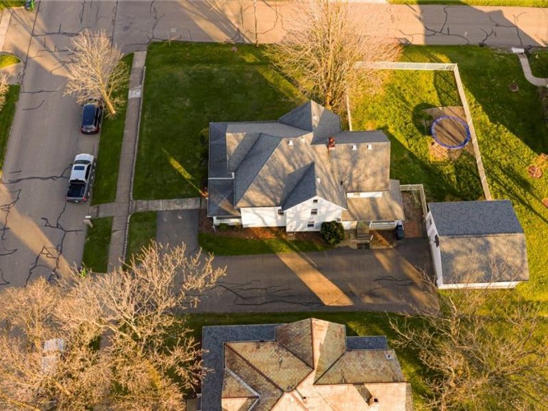 406 W Main Street , Sugarcreek, OH 44681 Photo 9