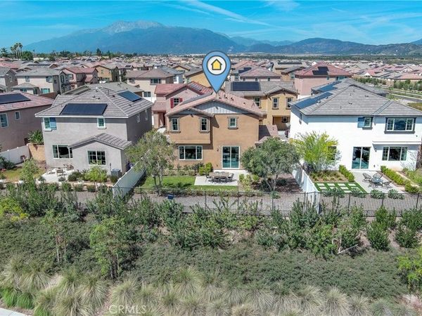 2433 Gunner Ridge Way, Rialto, CA 92377