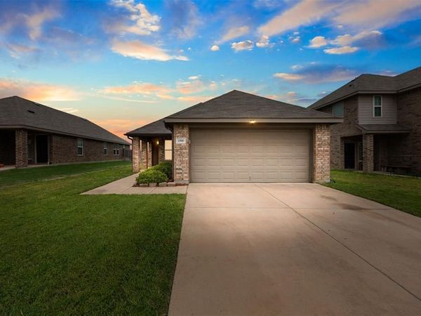 1508 Blue Jay, Ennis, TX 75119