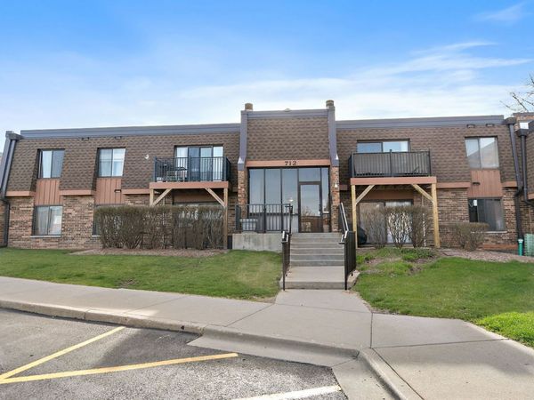 712 Tipperary Court , Unit 2B, Schaumburg, IL 60193