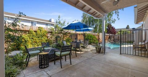 1084 Eastburg Ct, Ripon, CA 95366 Photo