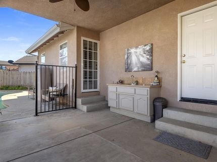 1084 Eastburg Ct, Ripon, CA 95366 Photo