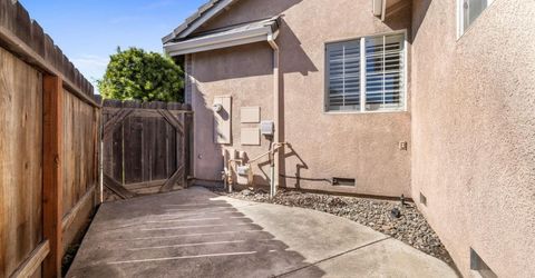 1084 Eastburg Ct, Ripon, CA 95366 Photo