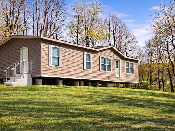 84 Thorne Drive, Rivesville, WV 26588