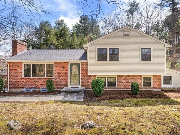 23 Hillcrest Road, Medfield, MA 02052