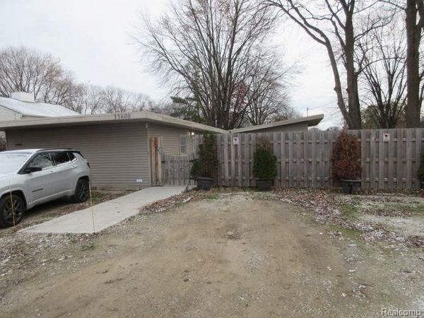 35600 UNION LAKE Road, Harrison Twp, MI 48045