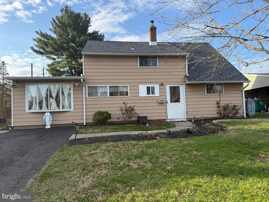 25 Goldengate Road, Levittown, PA 19057 Main Photo