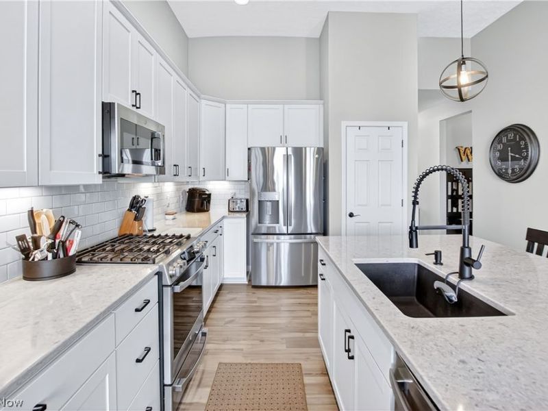 848 Cedar Crest Drive , Elyria, OH 44035 Photo 12