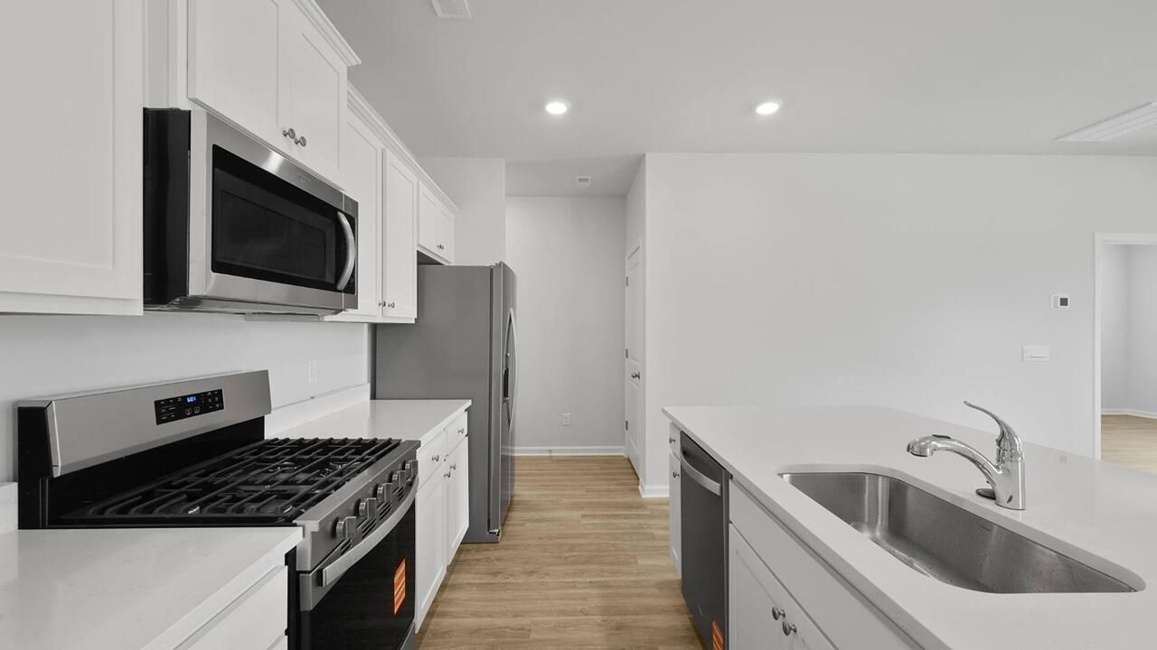 180 Broadstone Drive Photo 17