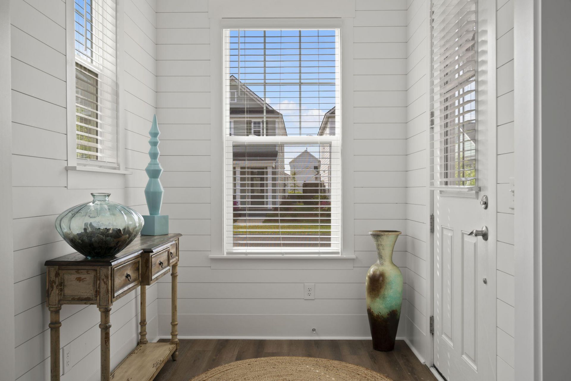 310 Eclipse Street Photo 9