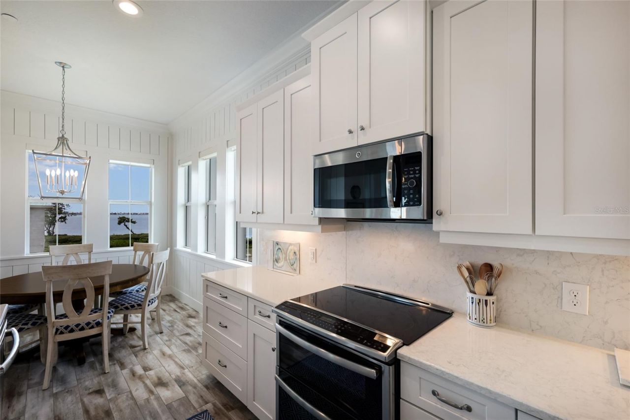 318 Compass Point Drive, Unit 202, Bradenton, FL 34209 Photo