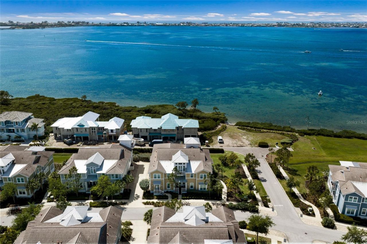 318 Compass Point Drive, Unit 202, Bradenton, FL 34209 Photo