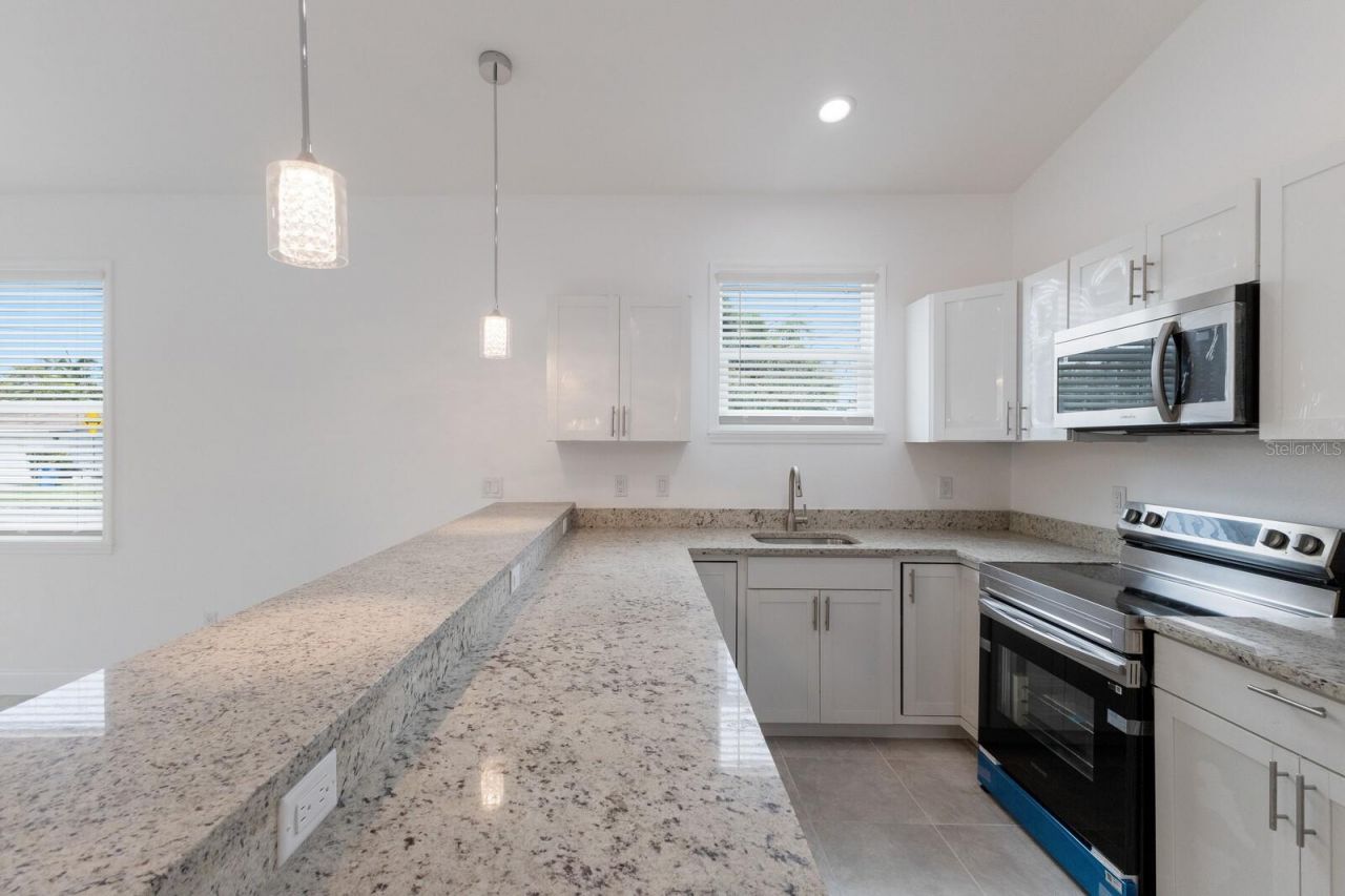 520 12th Avenue W, Bradenton, FL 34205 Photo