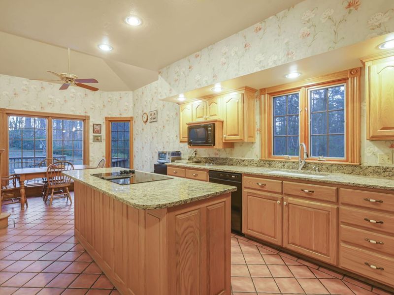 7400 OH-56, Athens, OH 45701 Photo 16