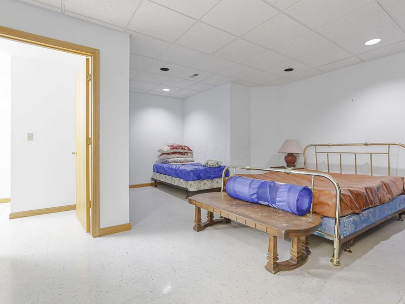 7400 OH-56, Athens, OH 45701 Photo 37