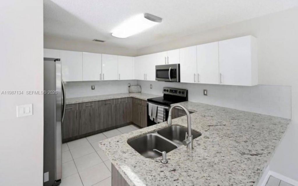 6690 NW 38th Dr, Lauderhill, FL 33319 Photo