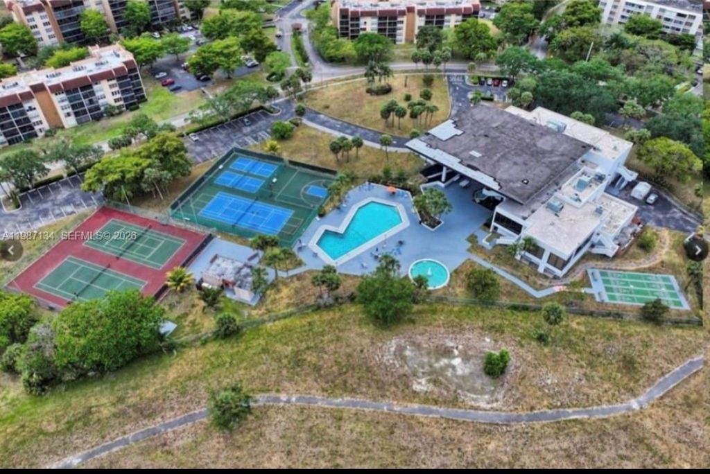 6690 NW 38th Dr, Lauderhill, FL 33319 Photo