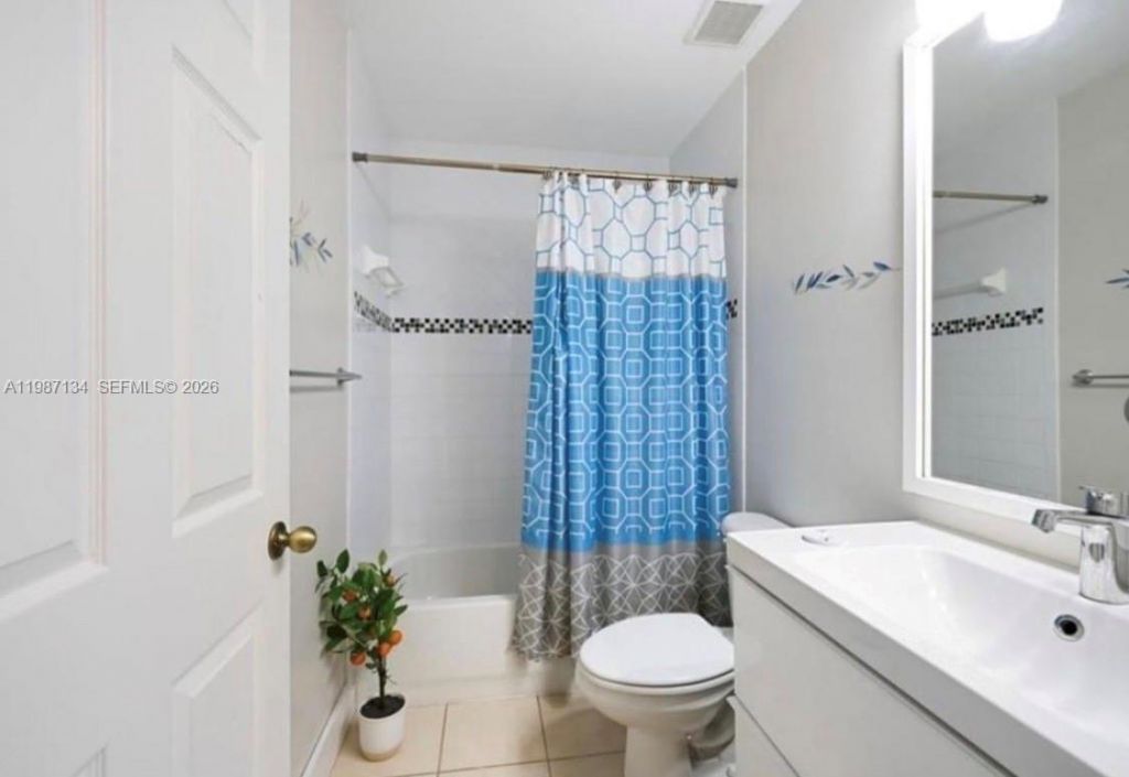 6690 NW 38th Dr, Lauderhill, FL 33319 Photo