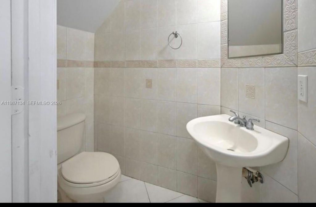 6690 NW 38th Dr, Lauderhill, FL 33319 Photo