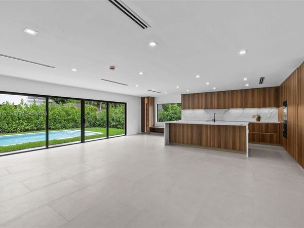 6091 SW 79th St, South Miami, FL 33143