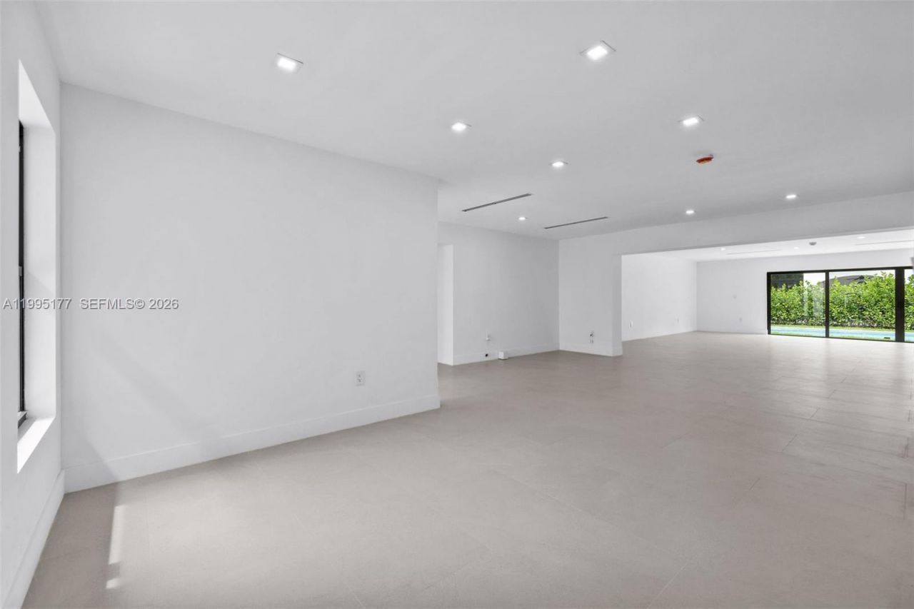 6091 SW 79th St, South Miami, FL 33143 Photo