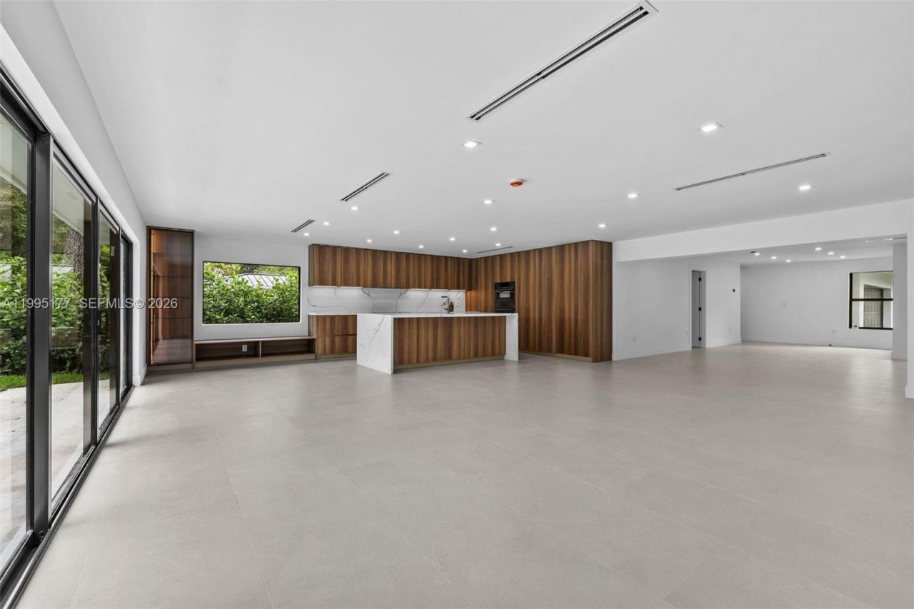 6091 SW 79th St, South Miami, FL 33143 Photo