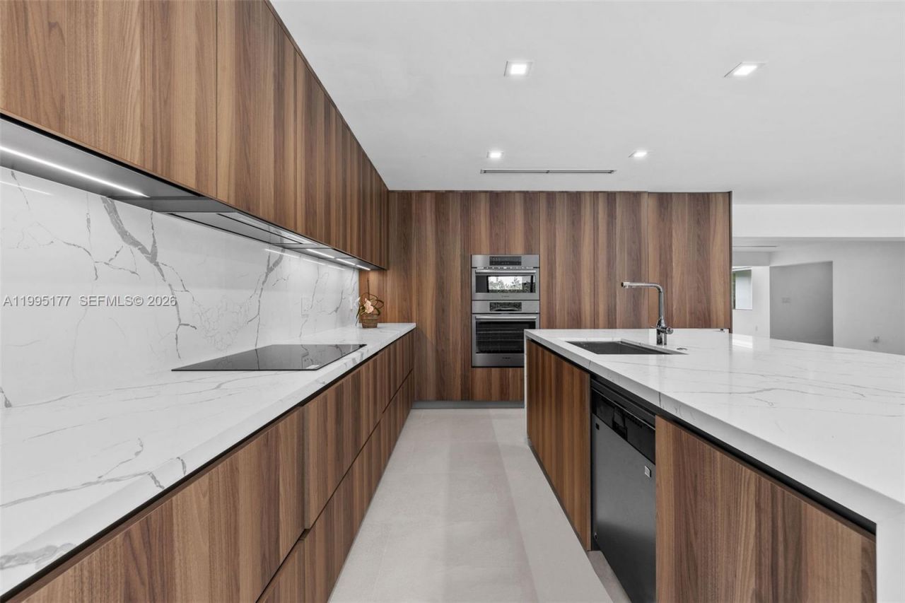 6091 SW 79th St, South Miami, FL 33143 Photo