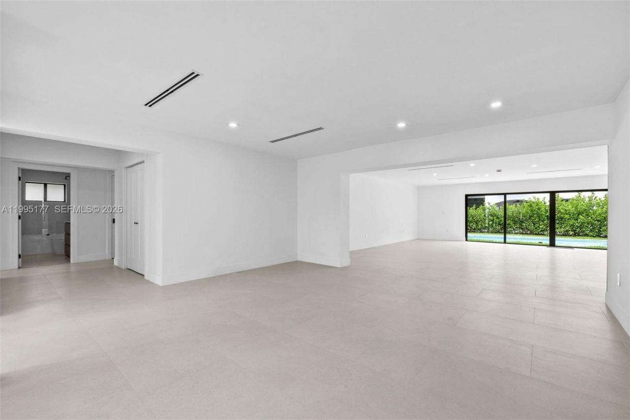 6091 SW 79th St, South Miami, FL 33143 Photo