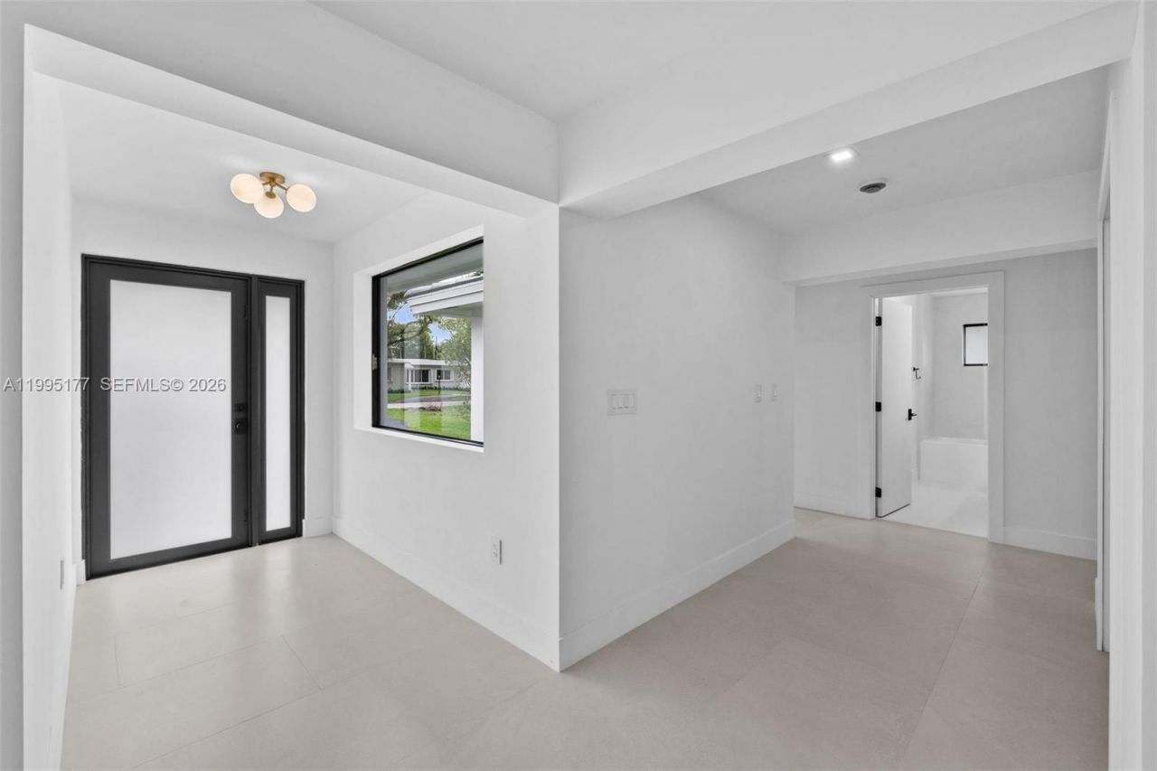 6091 SW 79th St, South Miami, FL 33143 Photo