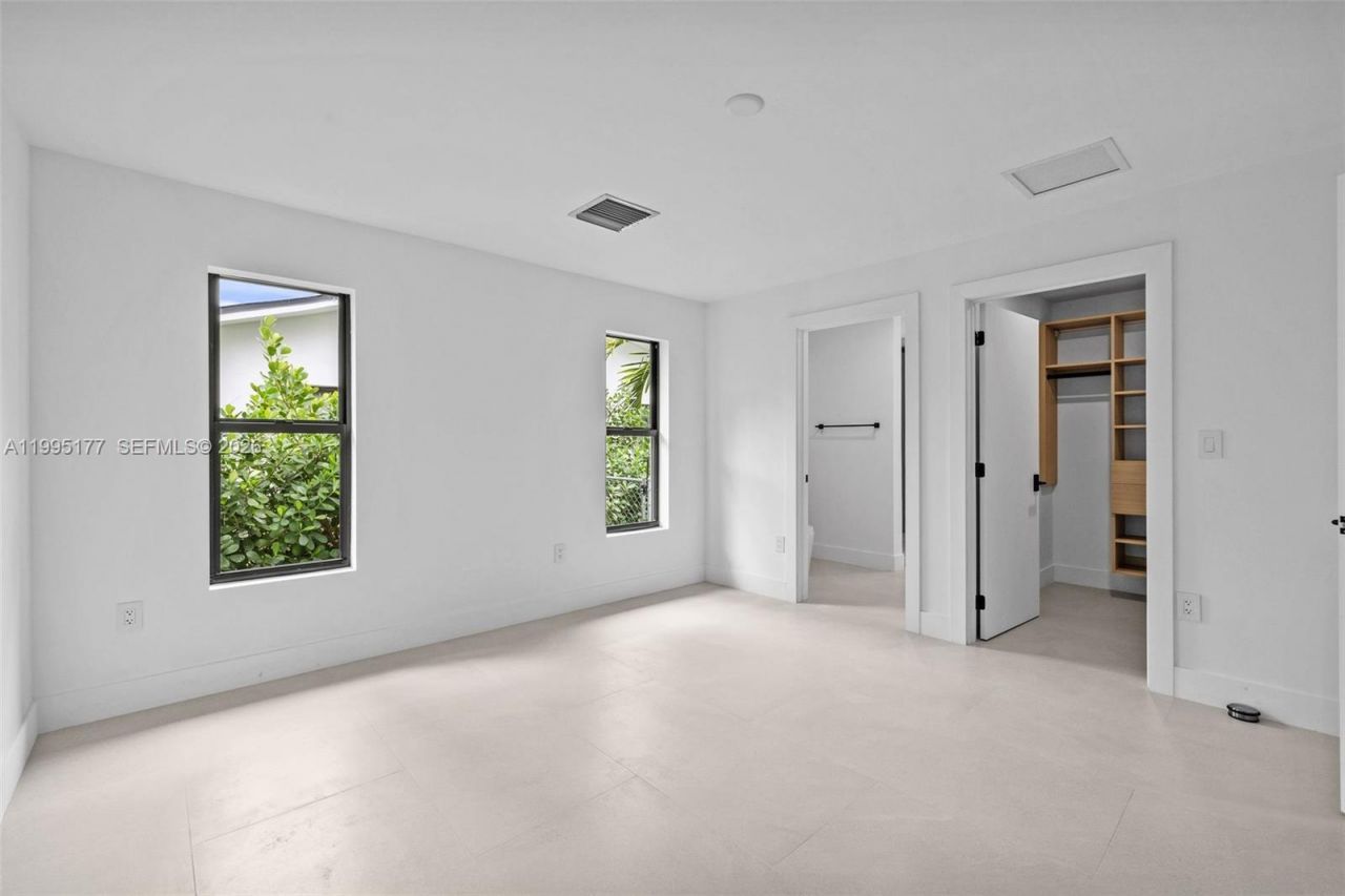 6091 SW 79th St, South Miami, FL 33143 Photo