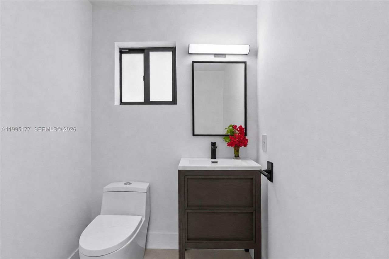 6091 SW 79th St, South Miami, FL 33143 Photo