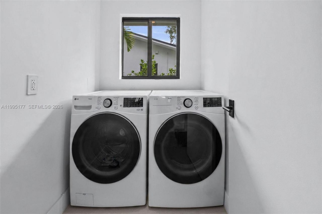 6091 SW 79th St, South Miami, FL 33143 Photo