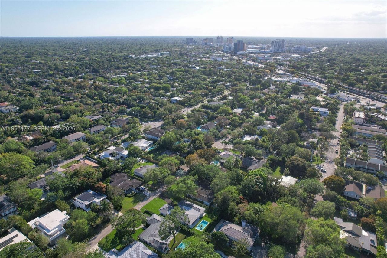 6091 SW 79th St, South Miami, FL 33143 Photo