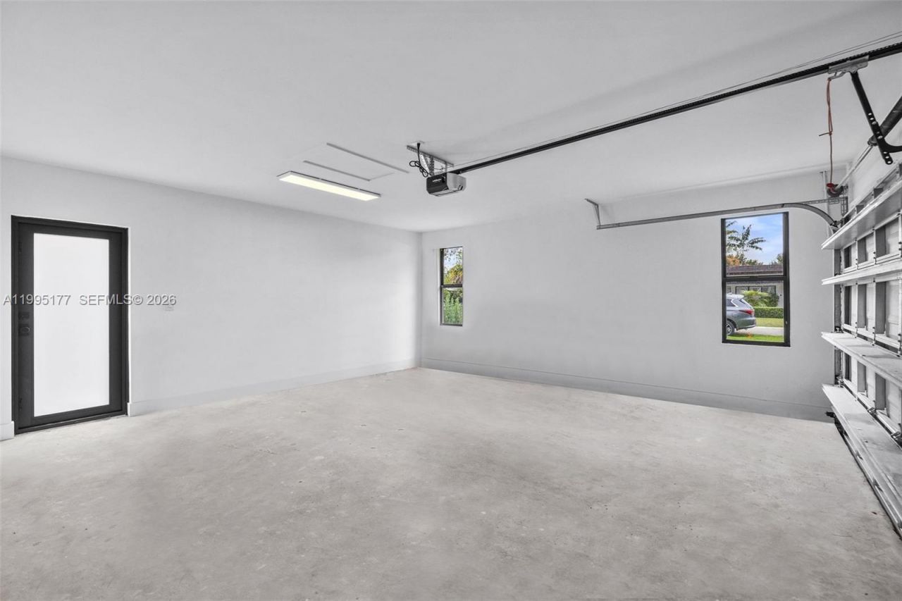 6091 SW 79th St, South Miami, FL 33143 Photo