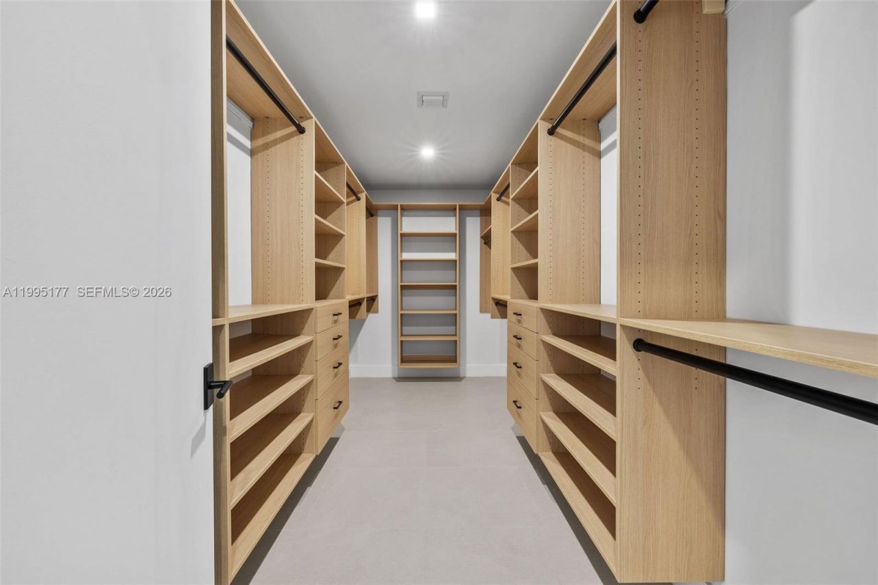 6091 SW 79th St, South Miami, FL 33143 Photo