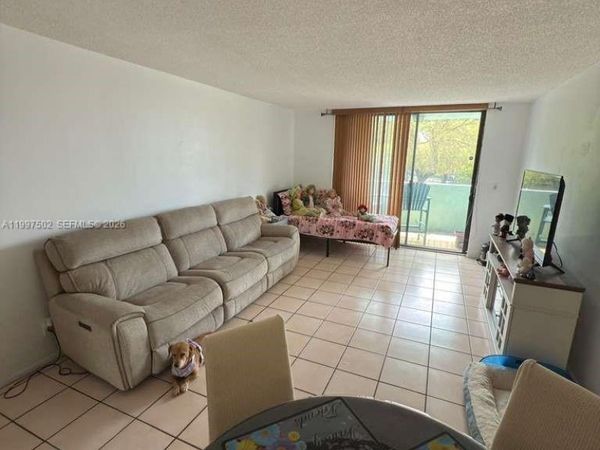 1825 W 44th Pl, Unit 208, Hialeah, FL 33012
