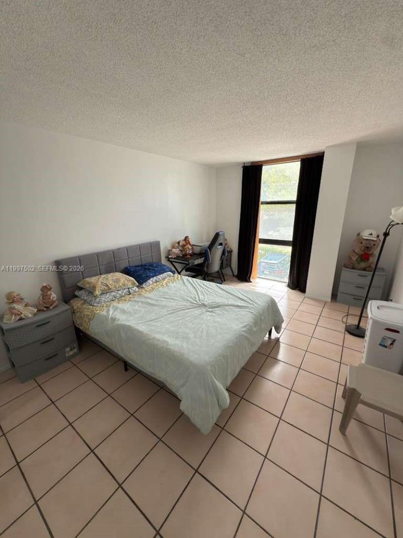 1825 W 44th Pl, Unit 208, Hialeah, FL 33012 Photo