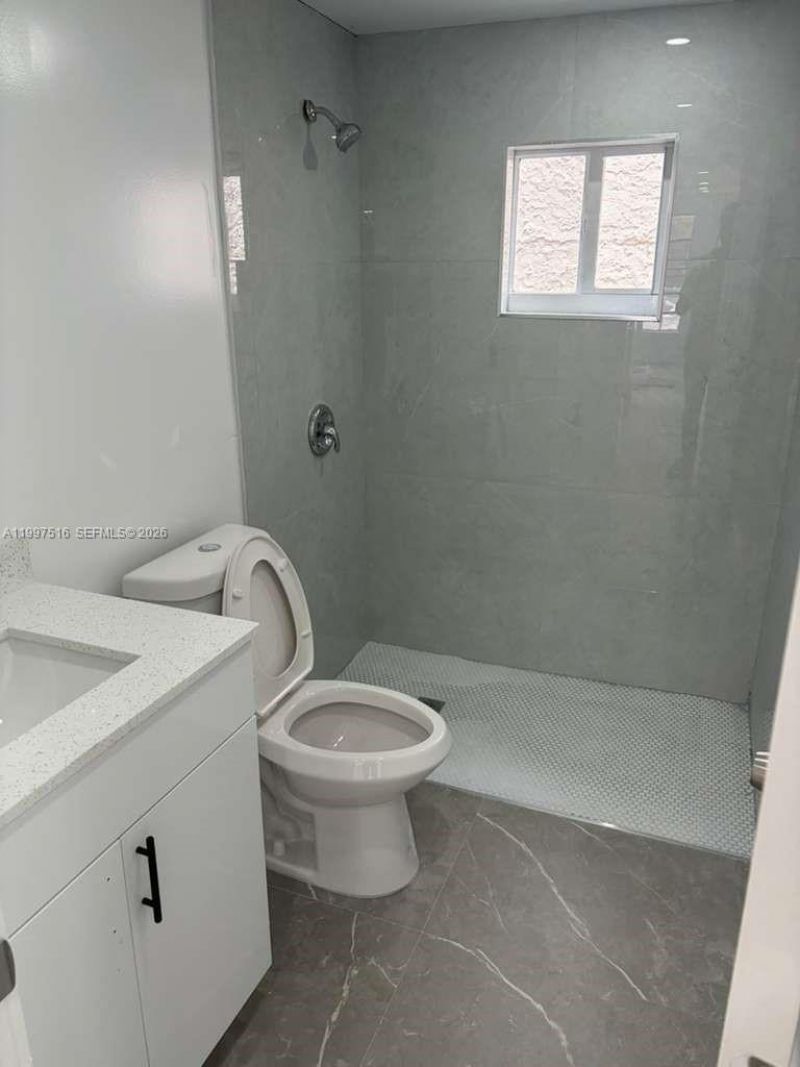 1011 SW 5th St, Unit 1, Miami, FL 33130 Photo