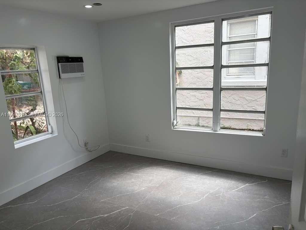1011 SW 5th St, Unit 1, Miami, FL 33130 Photo