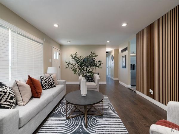 2405 Orleans Lane, Florissant, MO 63031