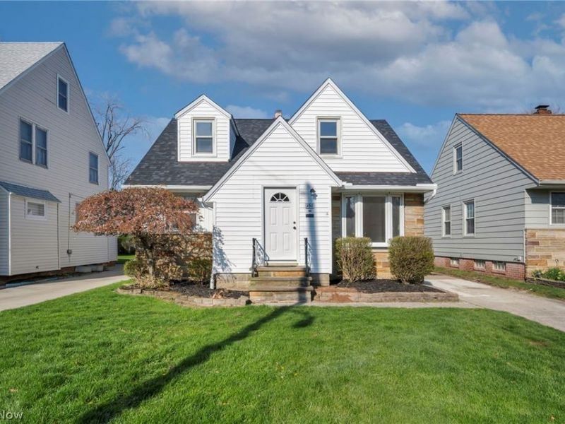 161 E 216th Street , Euclid, OH 44123 Photo 1