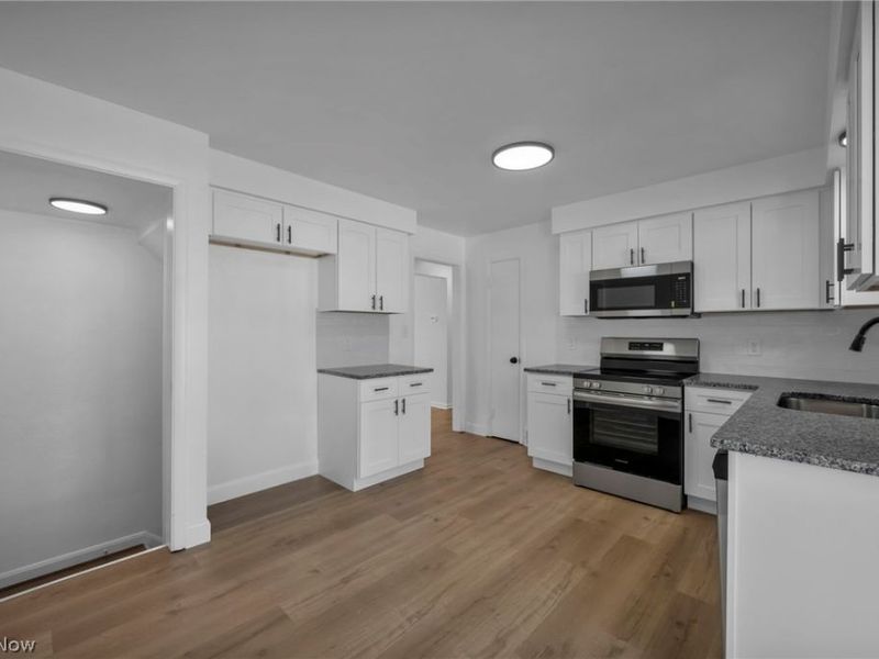 161 E 216th Street , Euclid, OH 44123 Photo 10