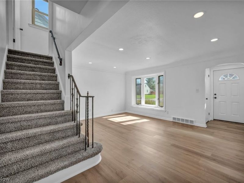 161 E 216th Street , Euclid, OH 44123 Photo 16