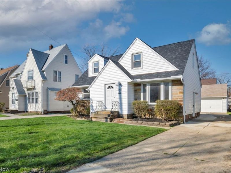 161 E 216th Street , Euclid, OH 44123 Photo 3