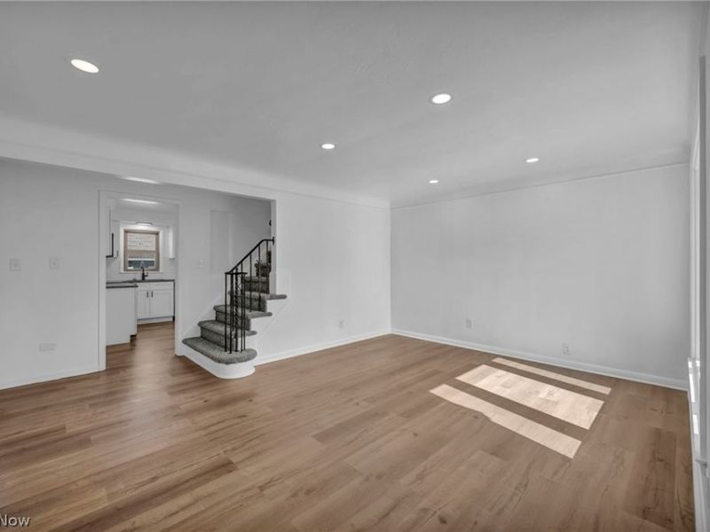 161 E 216th Street , Euclid, OH 44123 Photo 5